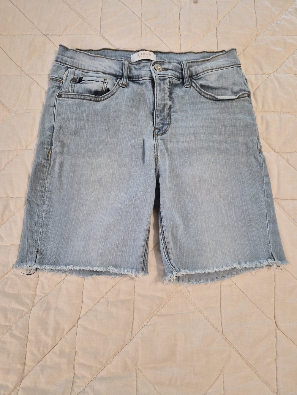 Curve Appeal Mid-Rise Bermuda Shorts- Size  4/27